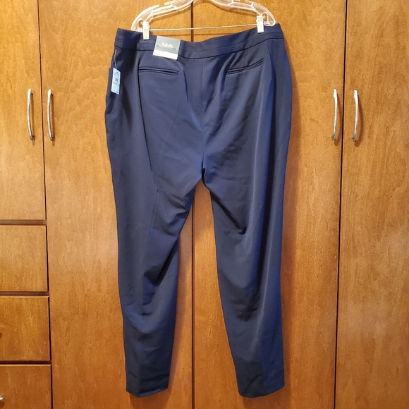 Rafaella Women's Plus Navy Gabardine Slim Leg Dress Pant, NWT Size 18 - Picture 3 of 6